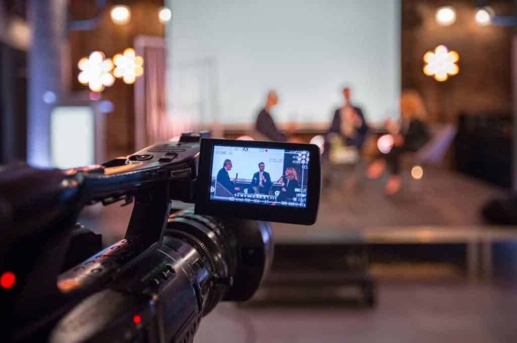 cameraman recording show